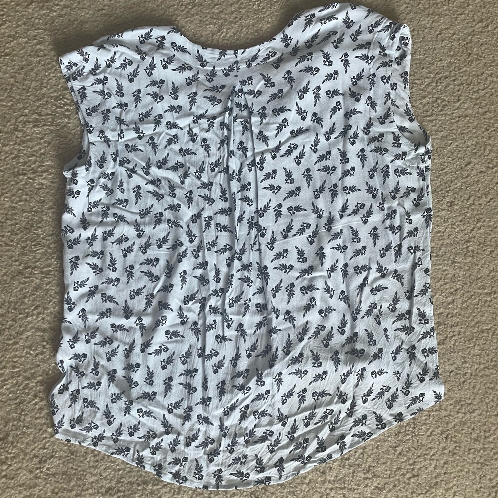 Universal Thread Blouse - Picture 3 of 3